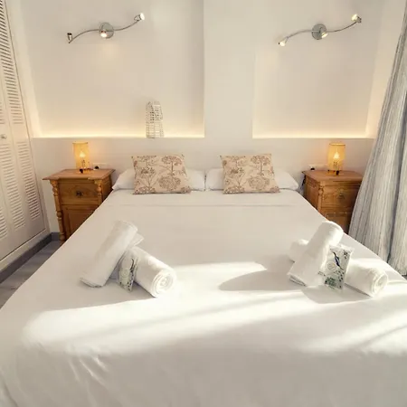 Apartamento Terrace And Pool Bright