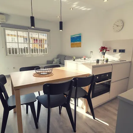 Apartamento Terrace And Pool Bright